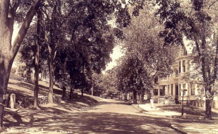 Historic District Pleasant Street
